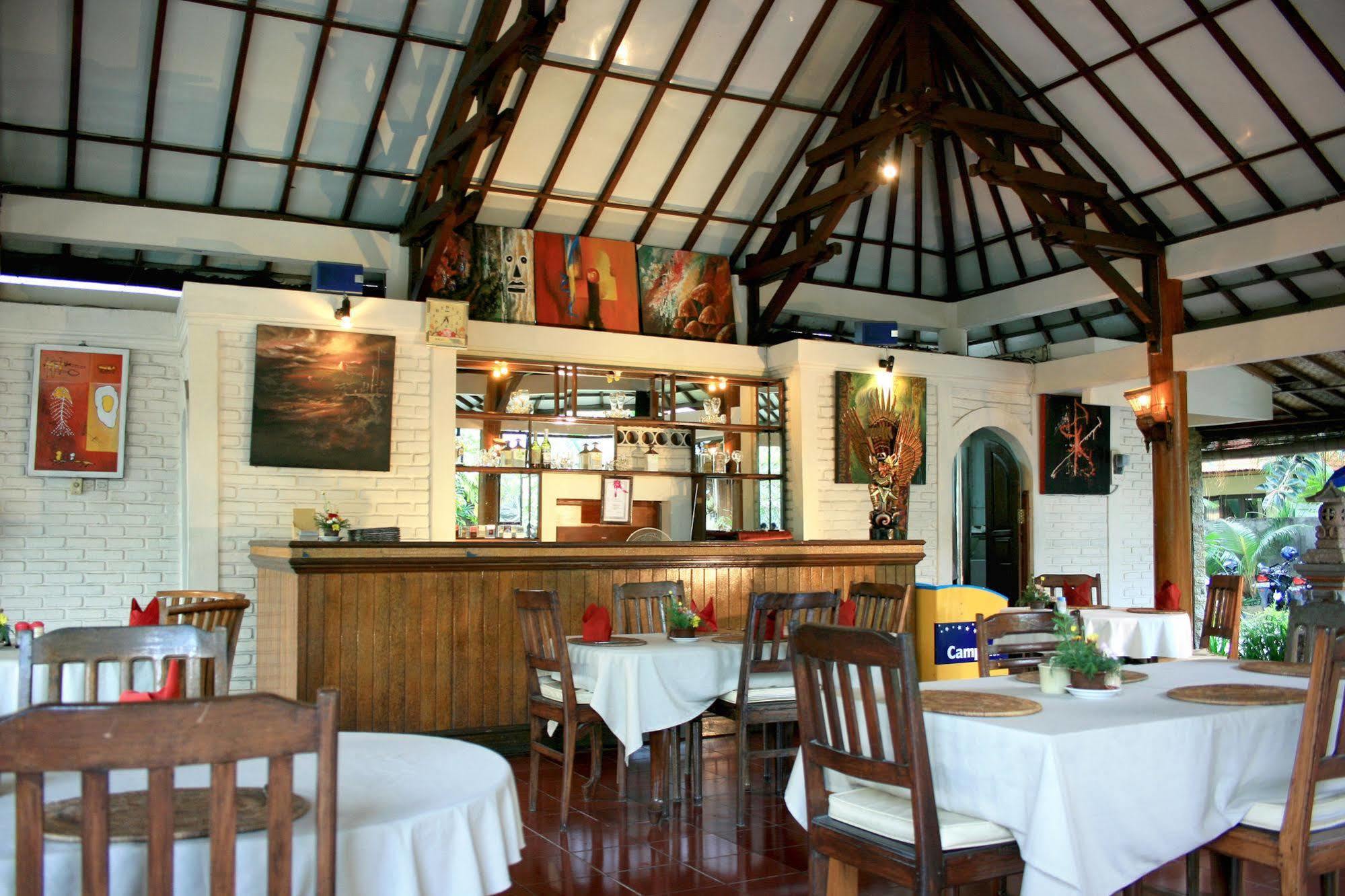 Hôtel The Taman Ayu à Seminyak Restaurant photo